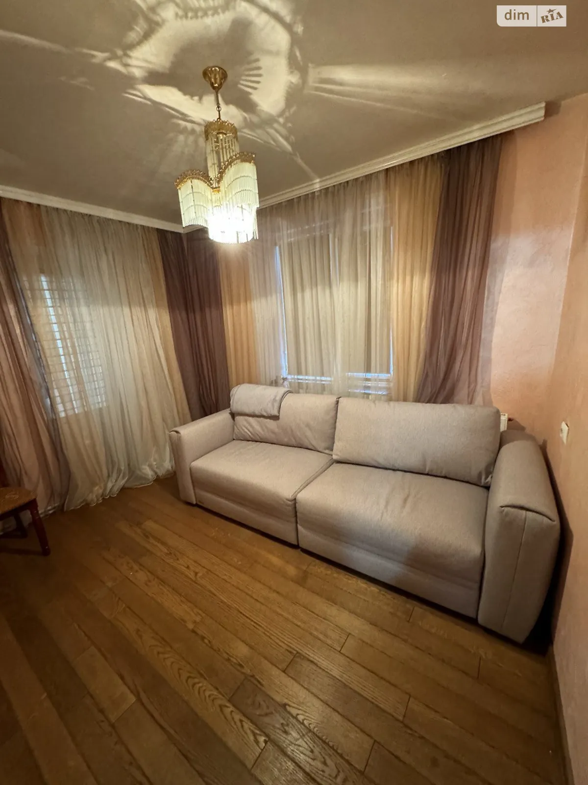 Сдается в аренду 3-комнатная квартира 86 кв. м в Ивано-Франковске, ул. Коновальца Евгения