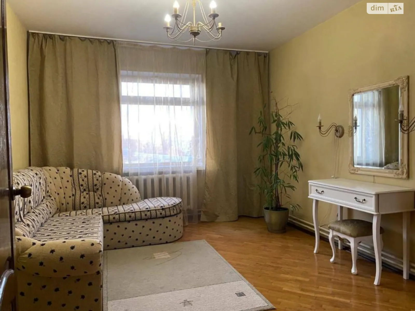 Продается 3-комнатная квартира 91 кв. м в Киеве, ул. Генерала Геннадия Воробьева, 13В