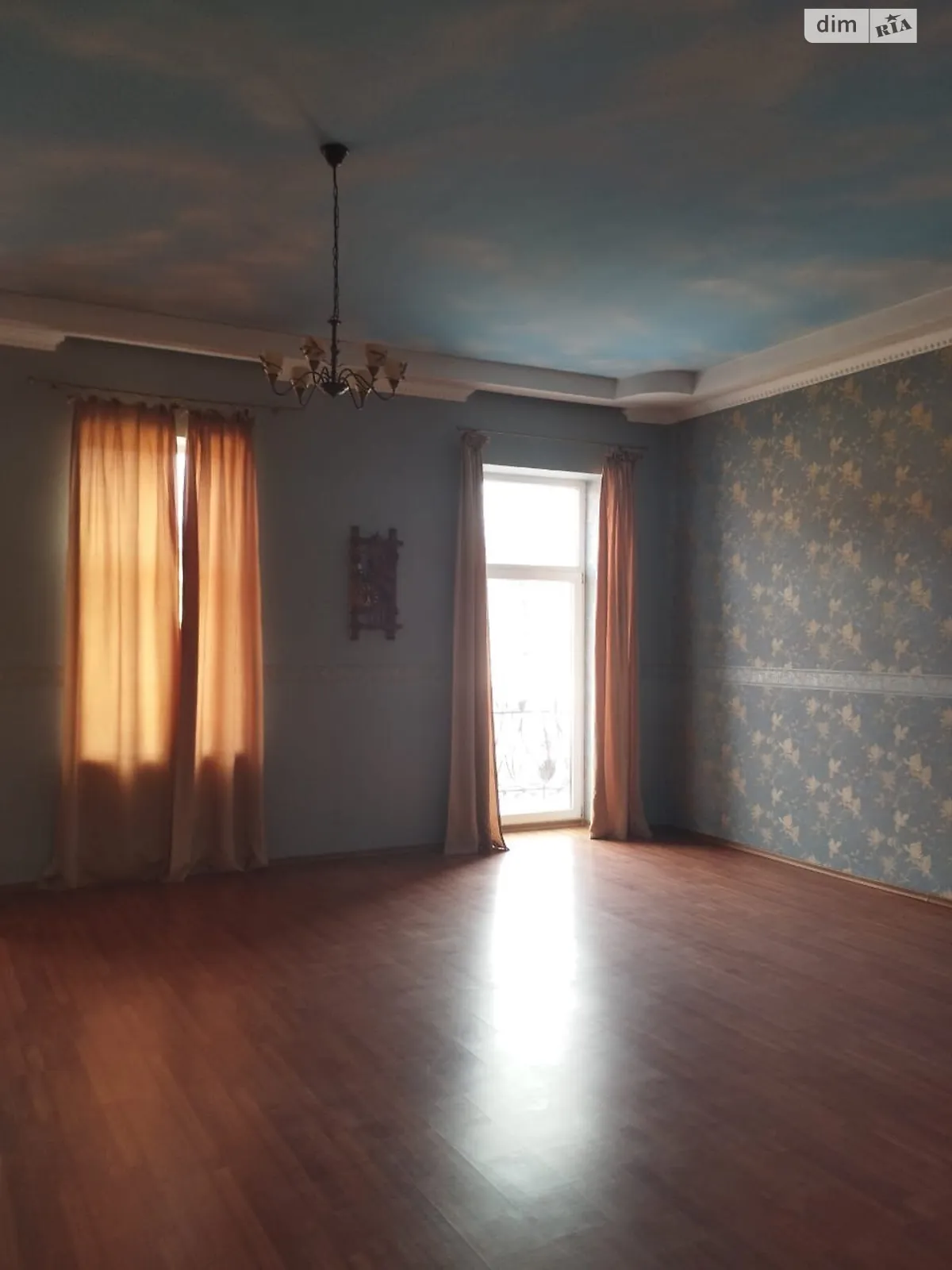 Сдается в аренду офис 150 кв. м в бизнес-центре, цена: 750 $