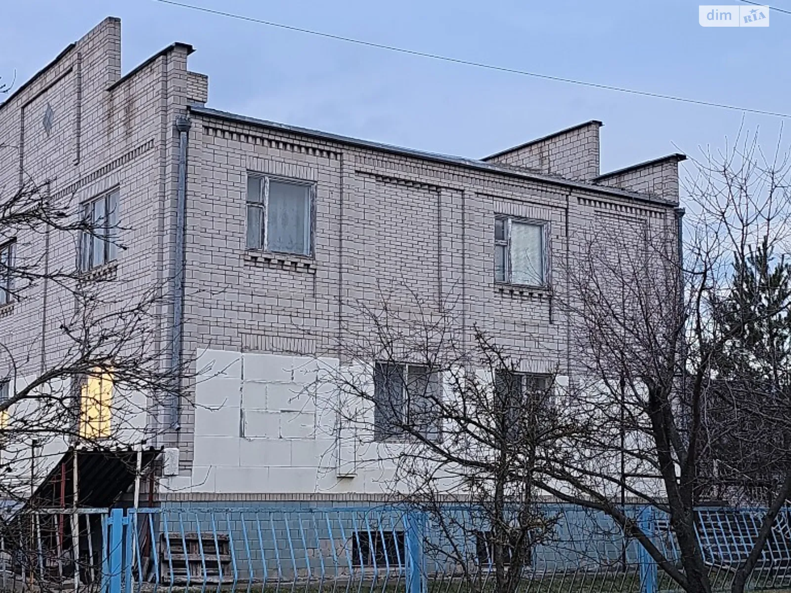 Продається будинок 2 поверховий 370 кв. м з гаражем, цена: 42000 $