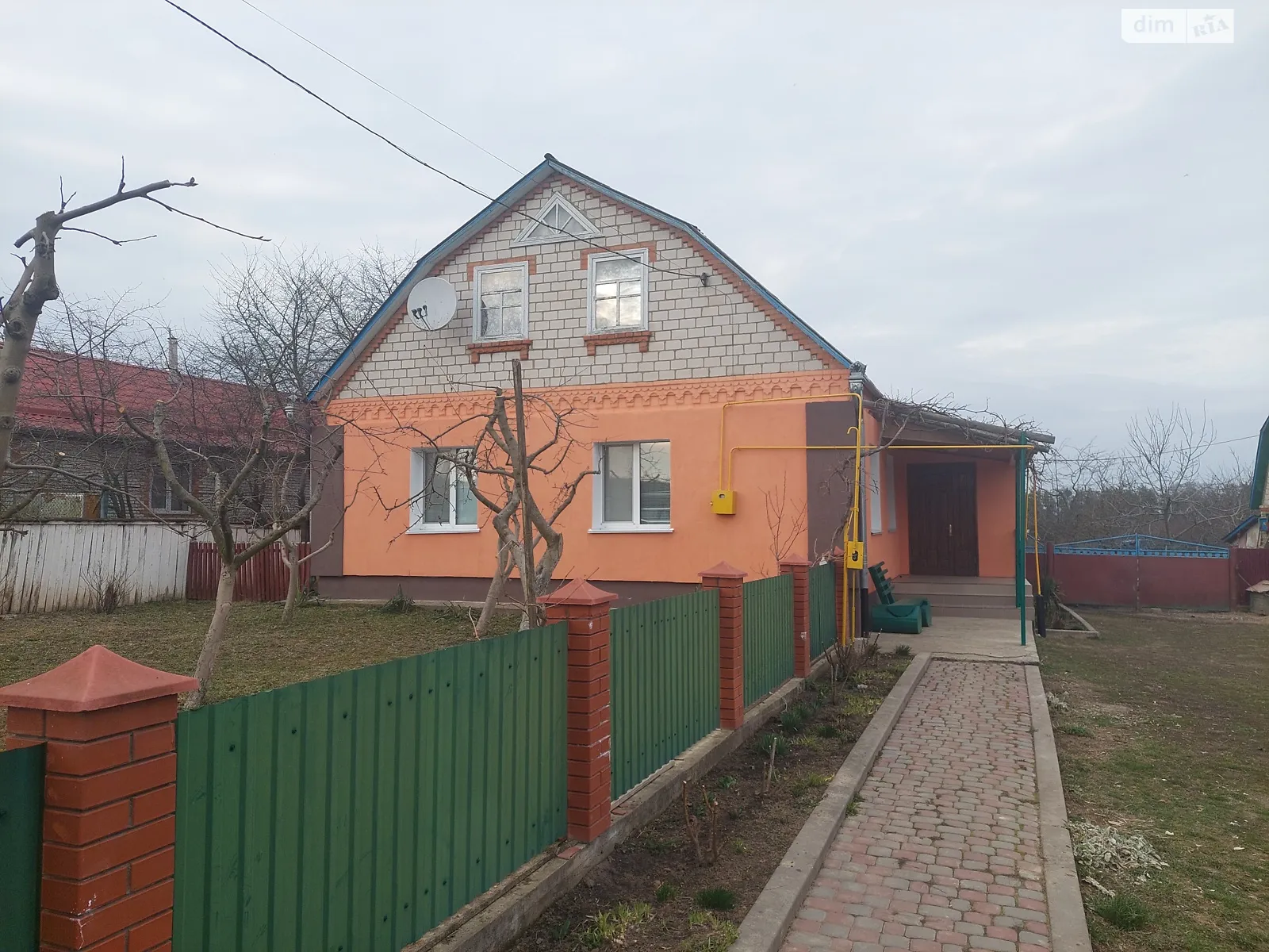 Продається одноповерховий будинок 95 кв. м з каміном, цена: 35000 $