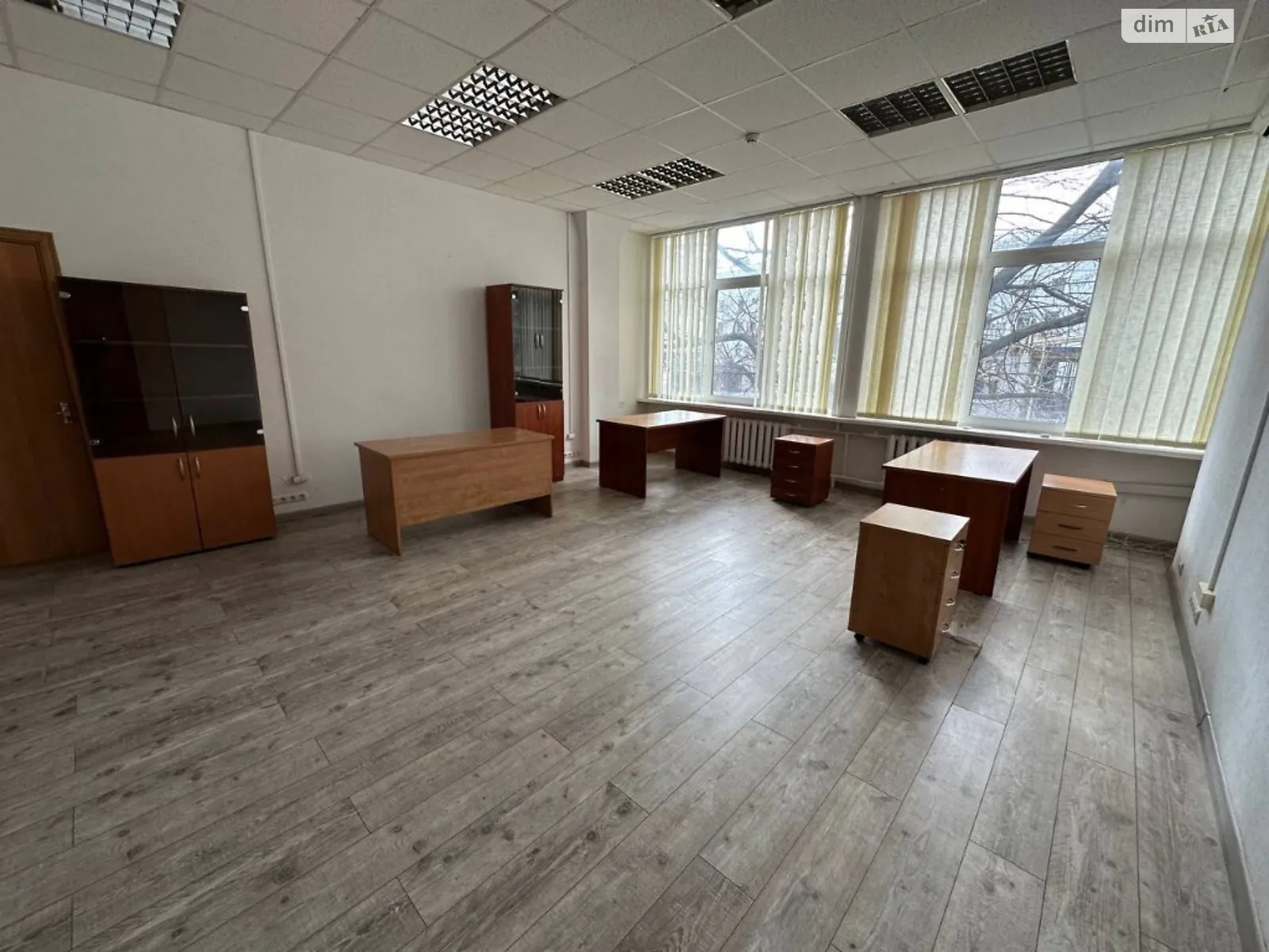 Здається в оренду офіс 57.6 кв. м в бізнес-центрі, цена: 28800 грн