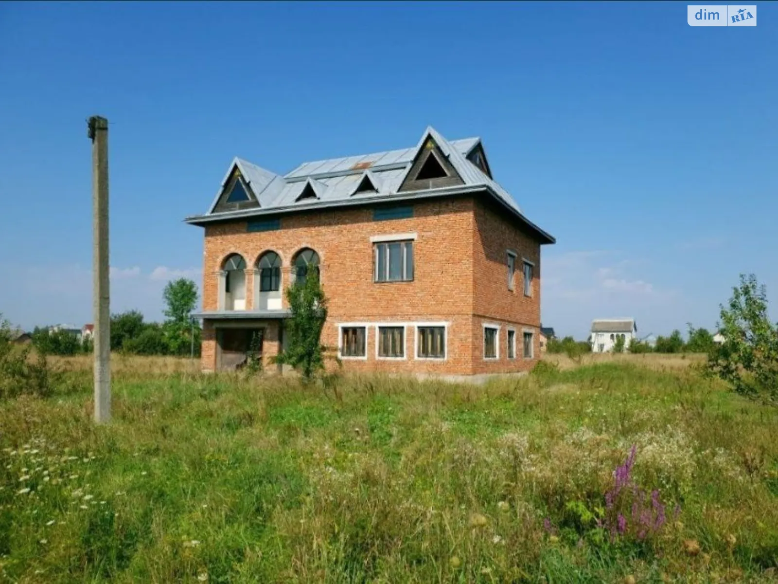 Продается дом на 2 этажа 196 кв. м с гаражом, цена: 32000 $ - фото 1