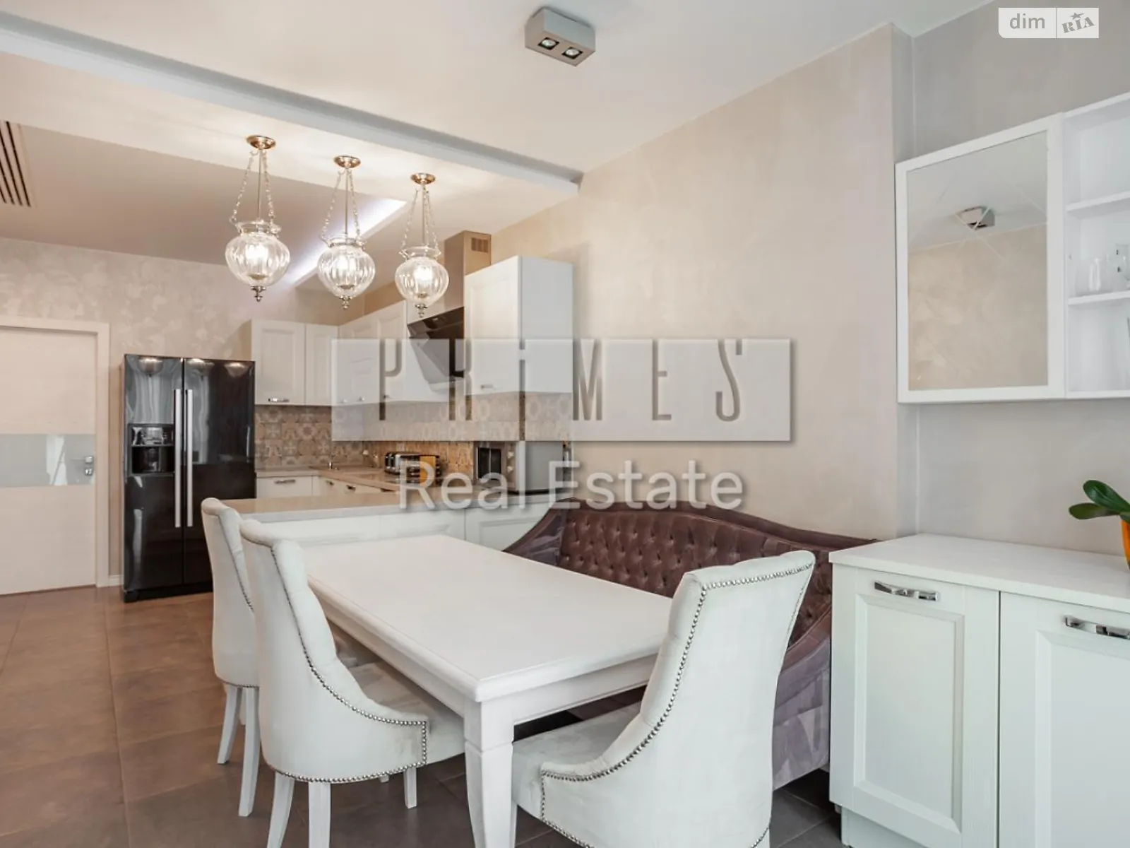 Продается 3-комнатная квартира 120 кв. м в Киеве, ул. Андрея Верхогляда(Драгомирова)