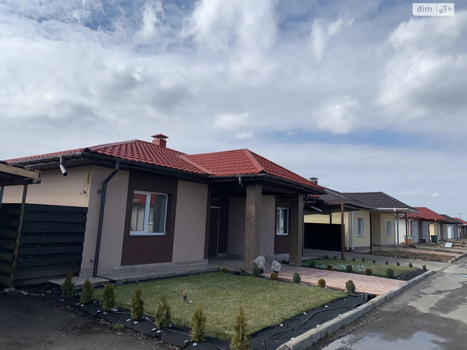 Продається одноповерховий будинок 160 кв. м з садом, цена: 210000 $ - фото 1