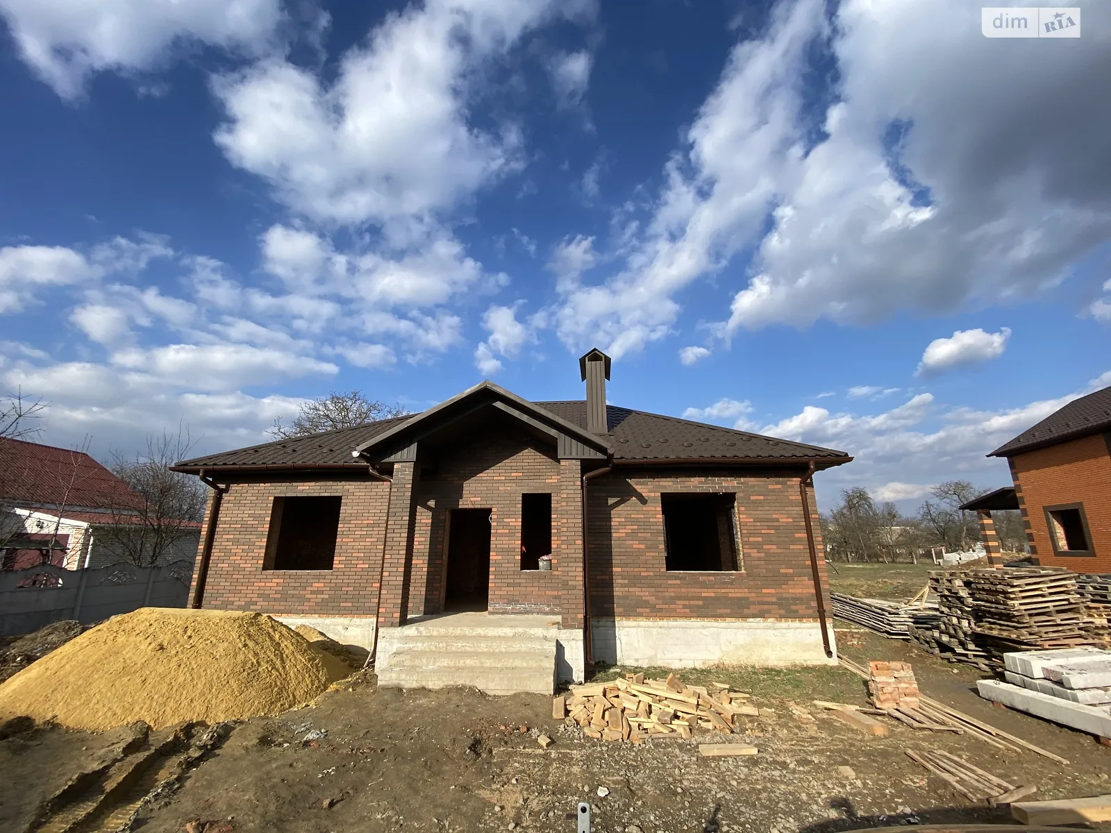Продається одноповерховий будинок 90 кв. м з каміном, цена: 85000 $ - фото 1