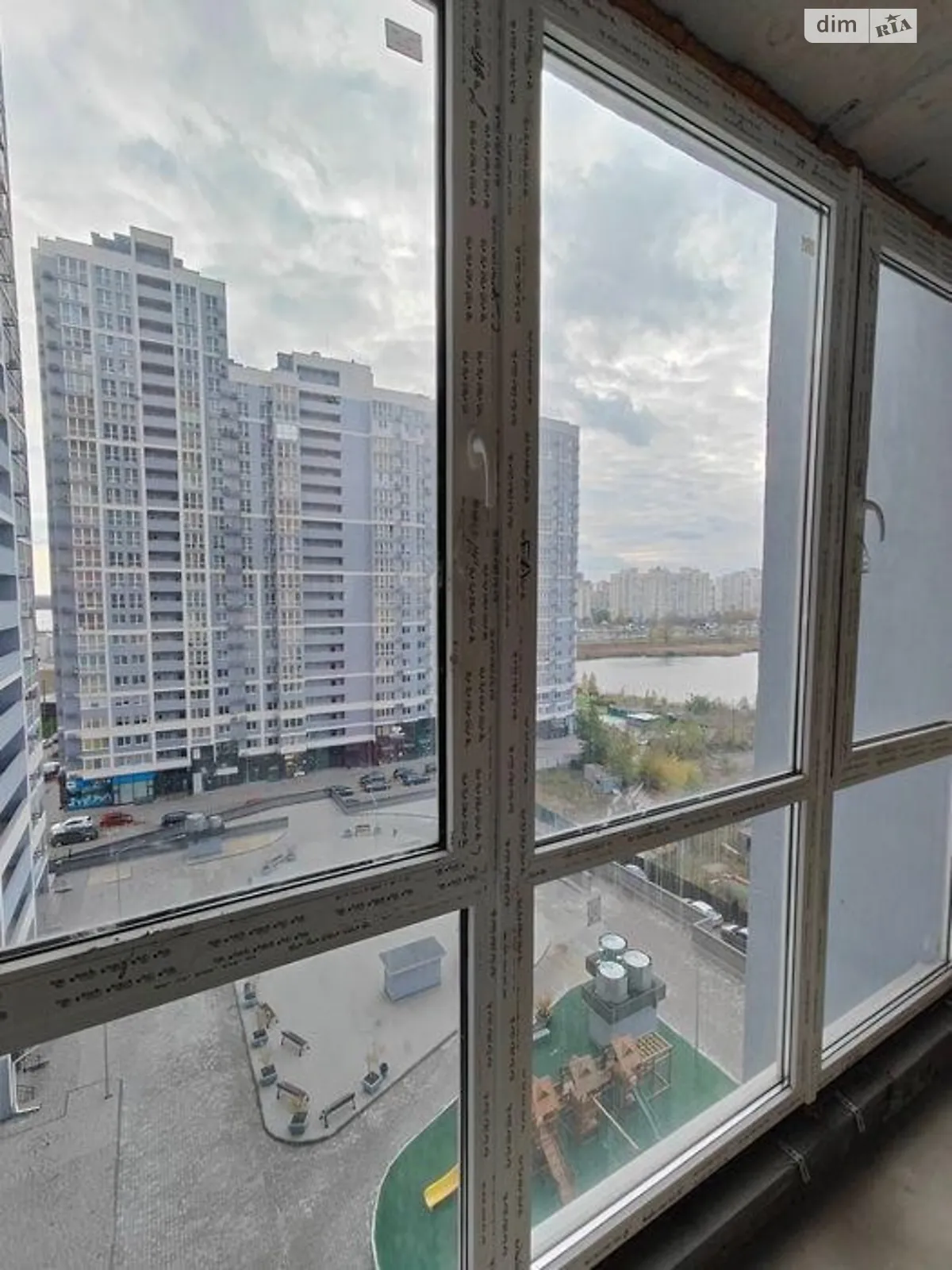 Продается 2-комнатная квартира 84.5 кв. м в Киеве, ул. Ревуцкого, 40 - фото 1