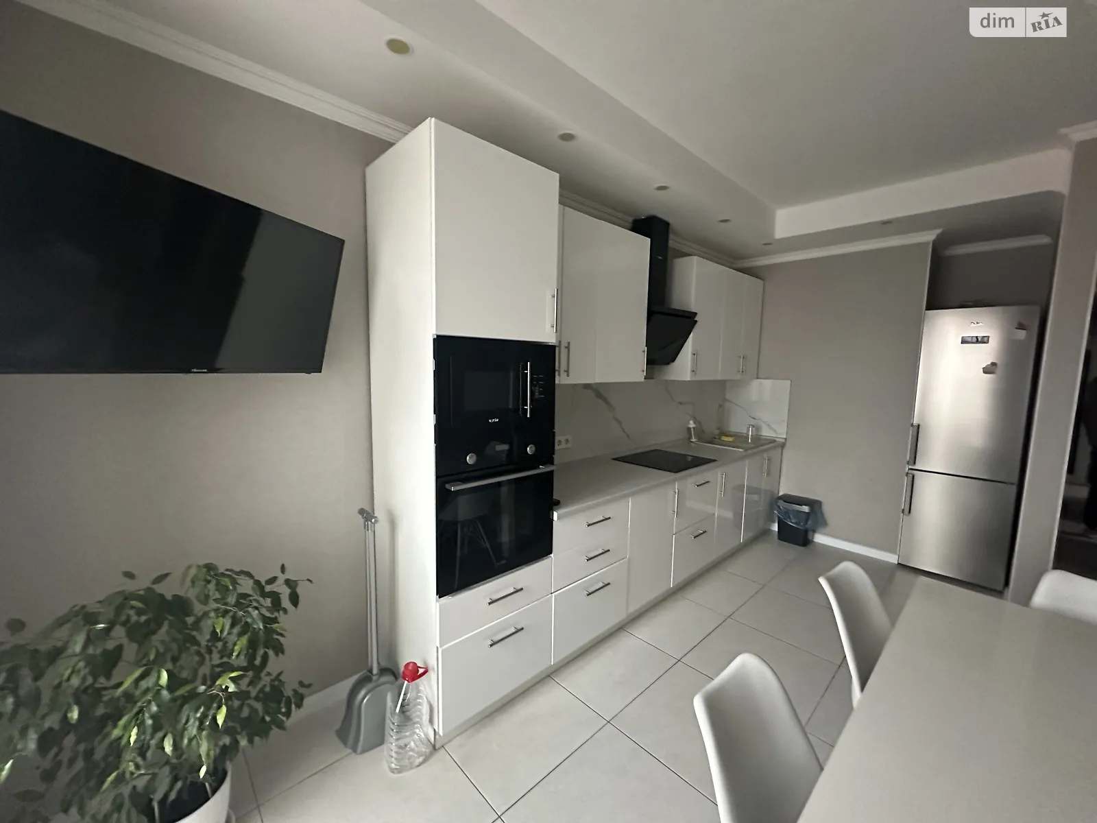 Продається 3-кімнатна квартира 80 кв. м у Лиманці, вул. Перлинна, 6 - фото 1