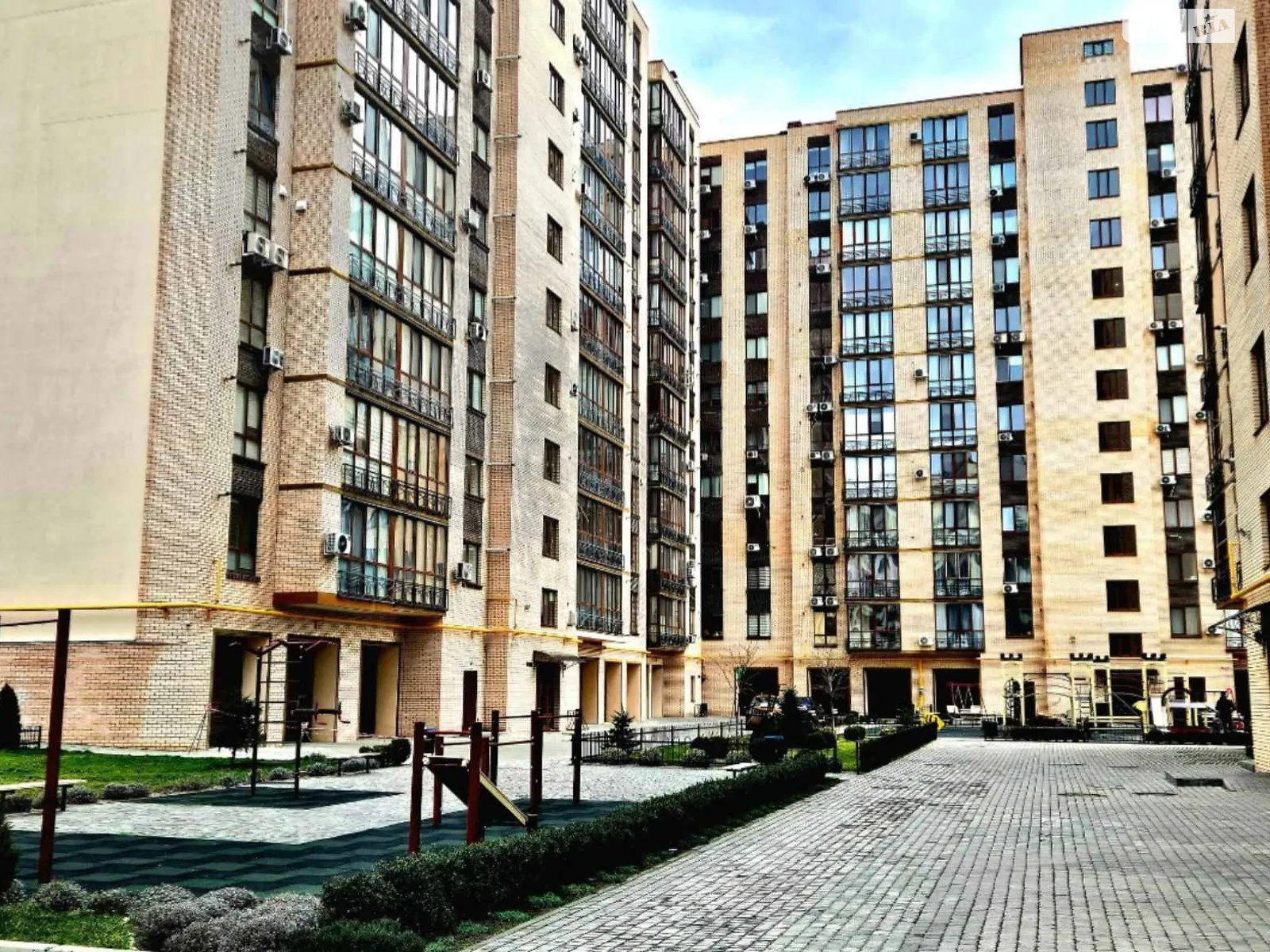 Продается 1-комнатная квартира 48 кв. м в Черкассах, цена: 56000 $