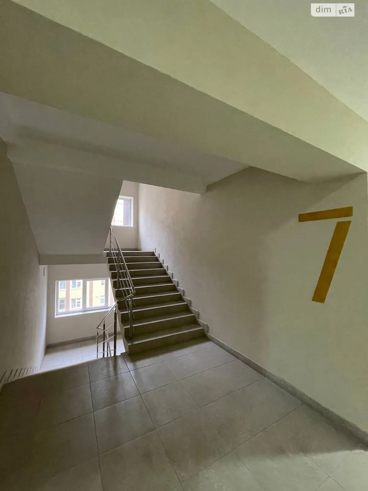 Продается 1-комнатная квартира 41 кв. м в Хмельницком, ул. Кармелюка, 7А - фото 1
