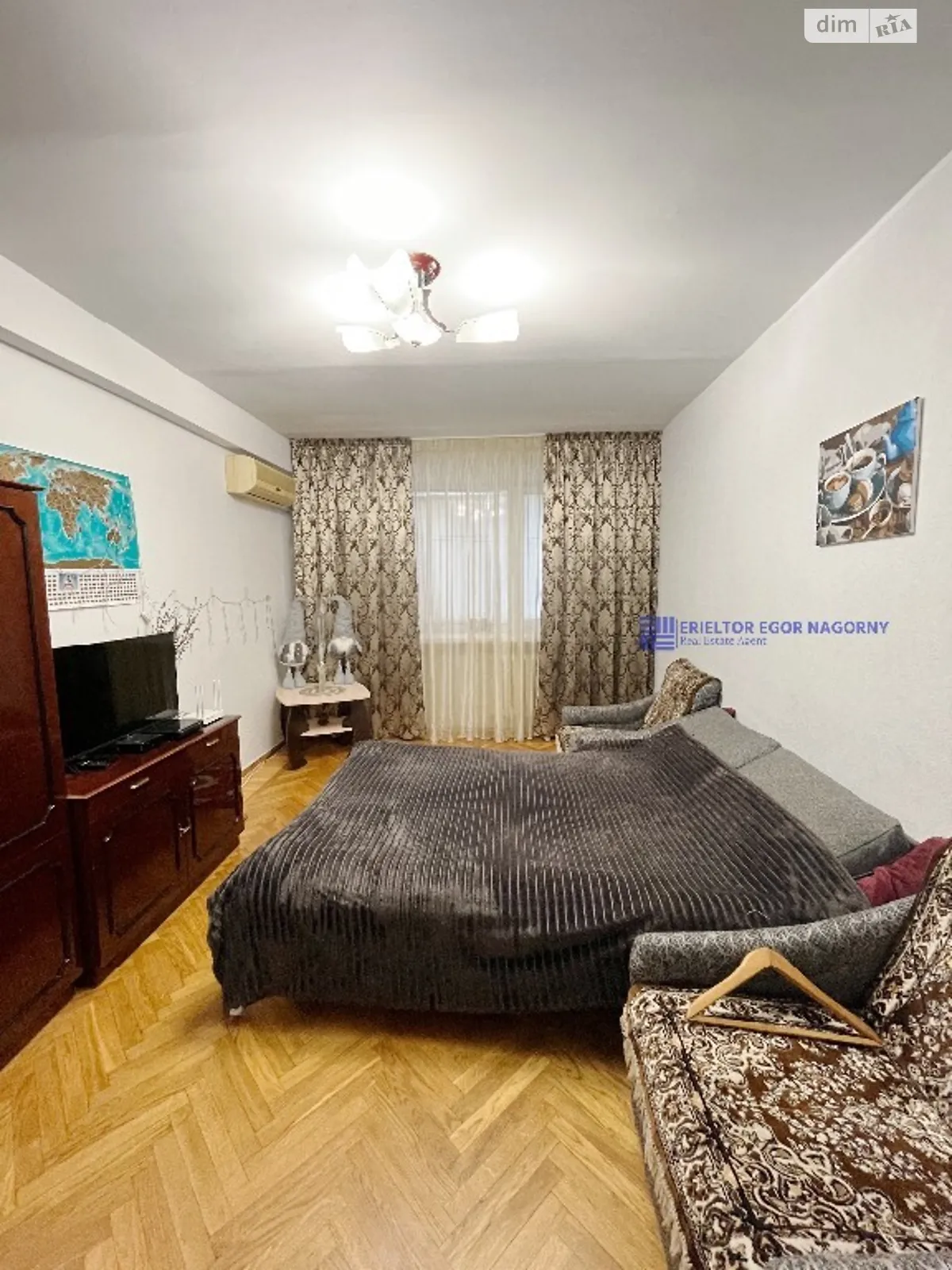 Продается 3-комнатная квартира 73 кв. м в Днепре, ул. Рабочая, 166А