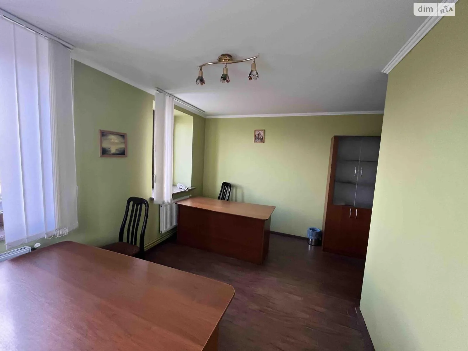 Сдается в аренду офис 18 кв. м в бизнес-центре, цена: 150 $ - фото 1