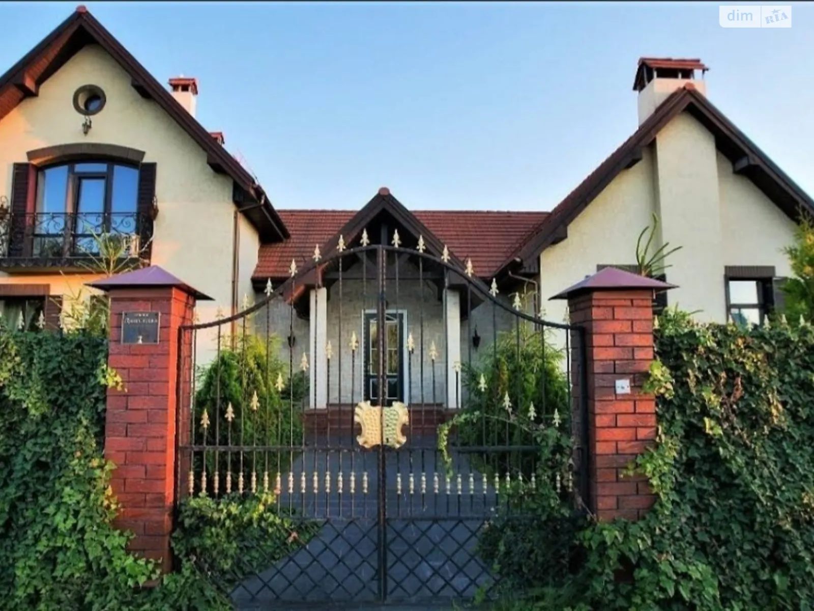 Сдается в аренду дом на 2 этажа 280 кв. м с гаражом, цена: 2700 $ - фото 1