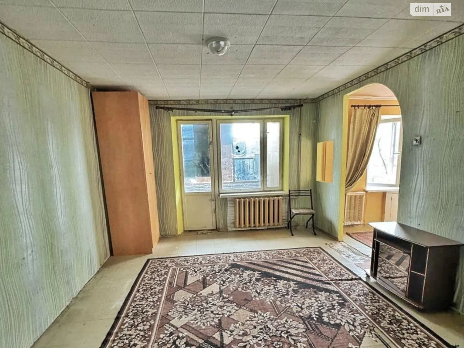 Продается 1-комнатная квартира 38.37 кв. м в Кривом Роге, ул. Кропивницкого, 103