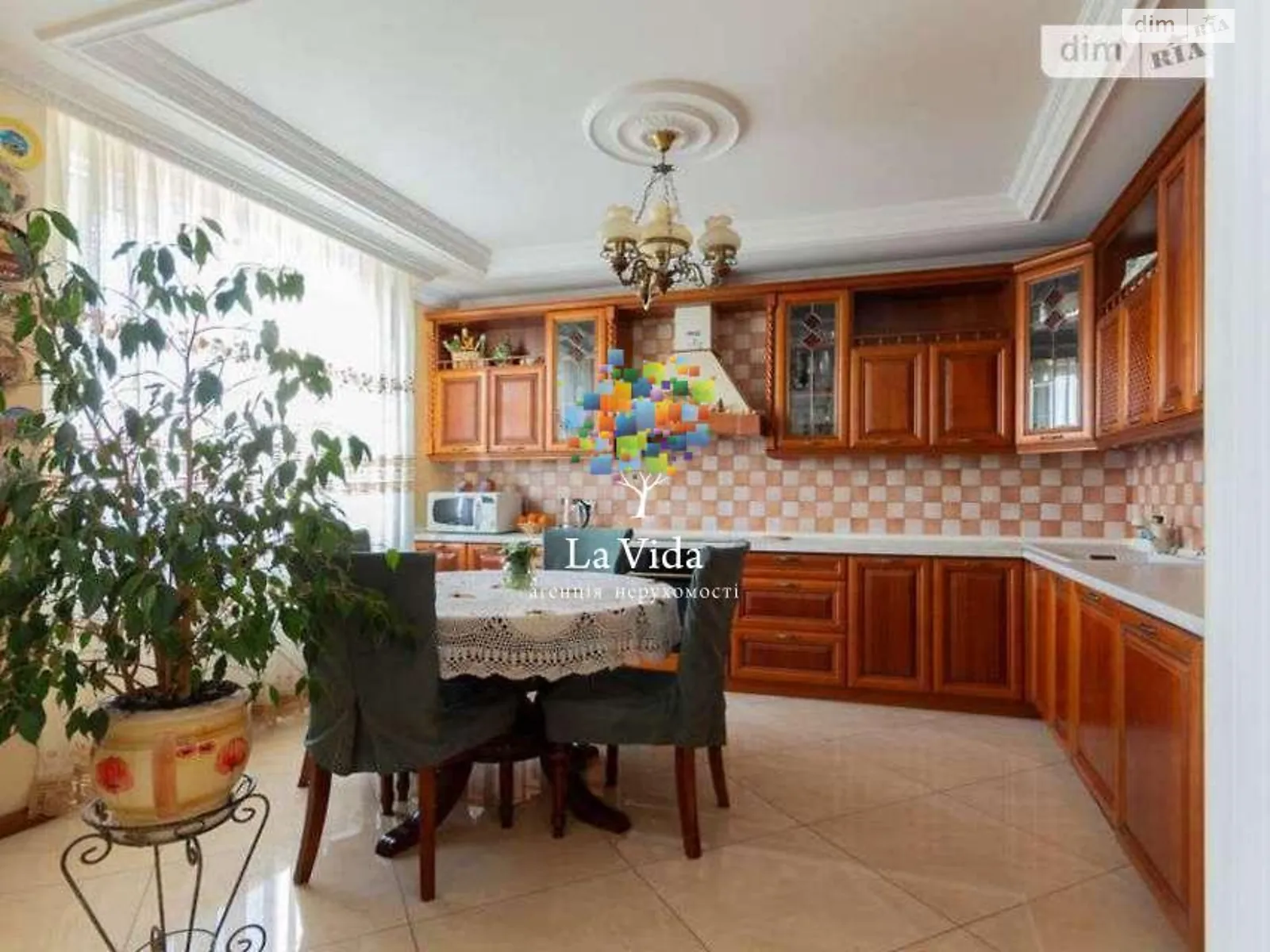 Продается 3-комнатная квартира 122 кв. м в Киеве, бул. Кольцова