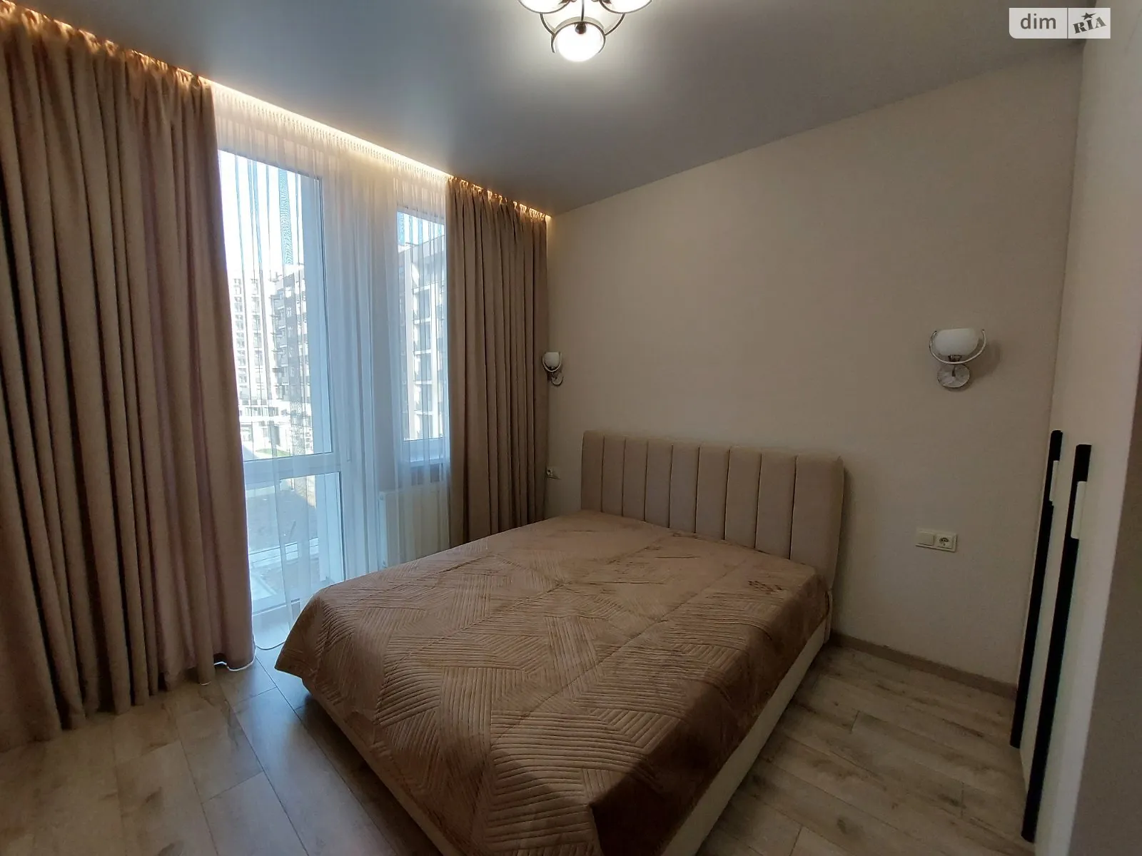 Продается 1-комнатная квартира 40 кв. м в Ужгороде - фото 2