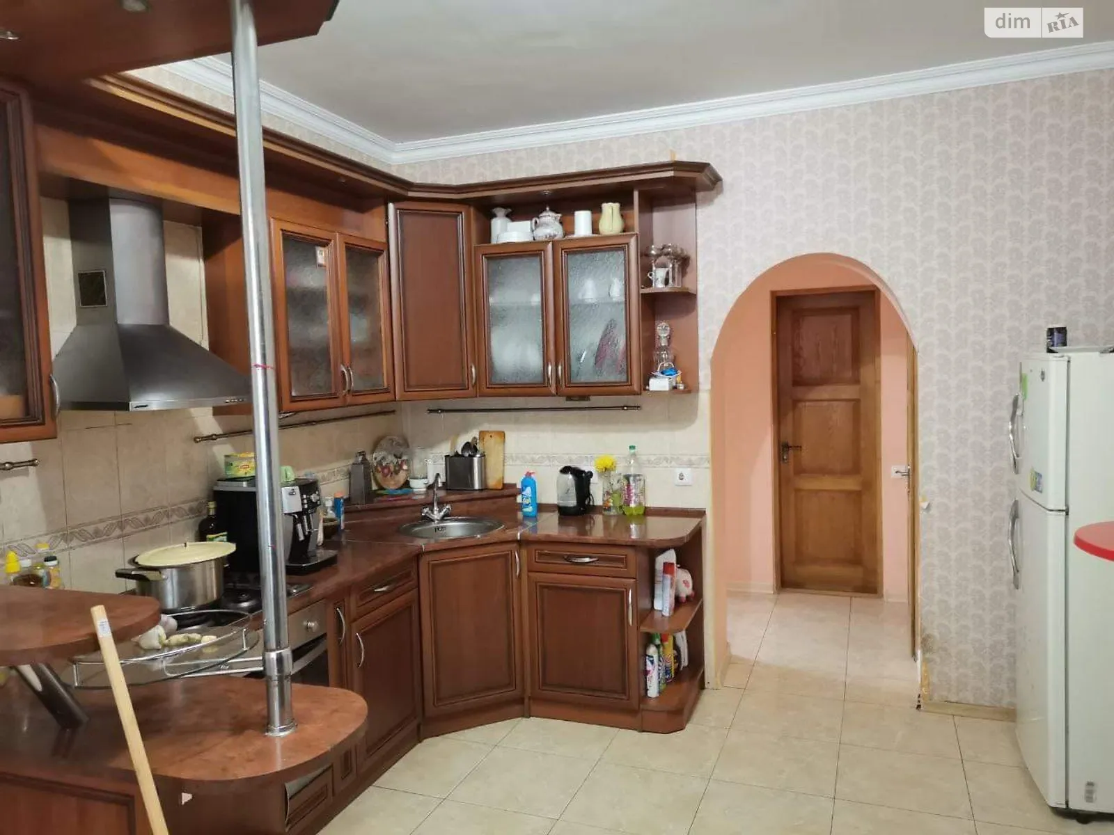 Продается дом на 2 этажа 260 кв. м с камином, цена: 115000 $ - фото 1