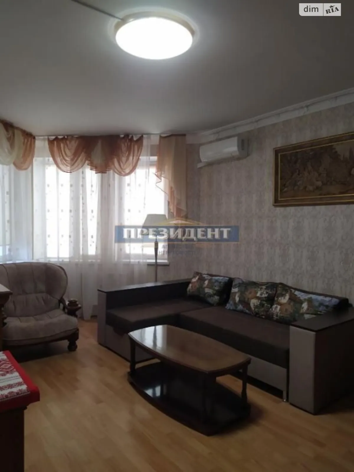 Продається 1-кімнатна квартира 52 кв. м у Одесі, вул. Шкільна - фото 1
