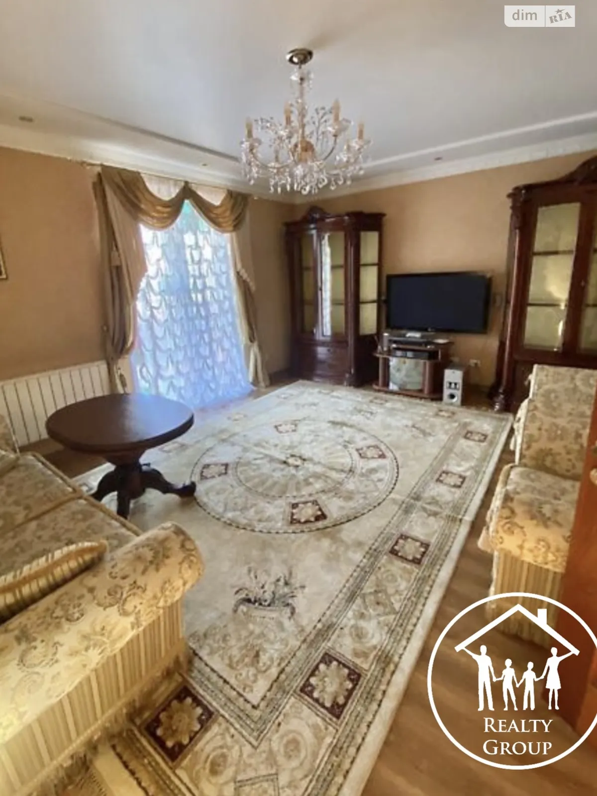 Сдается в аренду дом на 2 этажа 220 кв. м с беседкой, цена: 1500 $