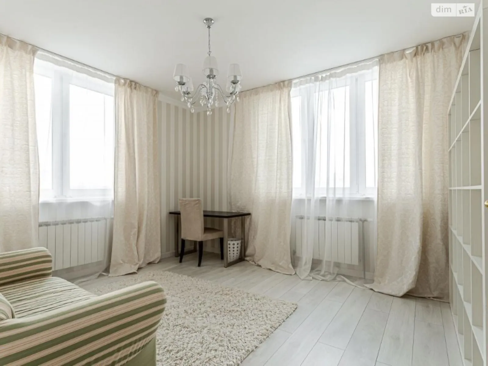 Продается 4-комнатная квартира 150 кв. м в Киеве, ул. Чавдар Елизаветы - фото 1