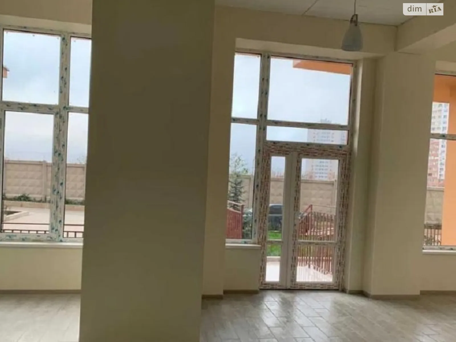 Продается объект сферы услуг 52 кв. м в 12-этажном здании, цена: 56500 $ - фото 1