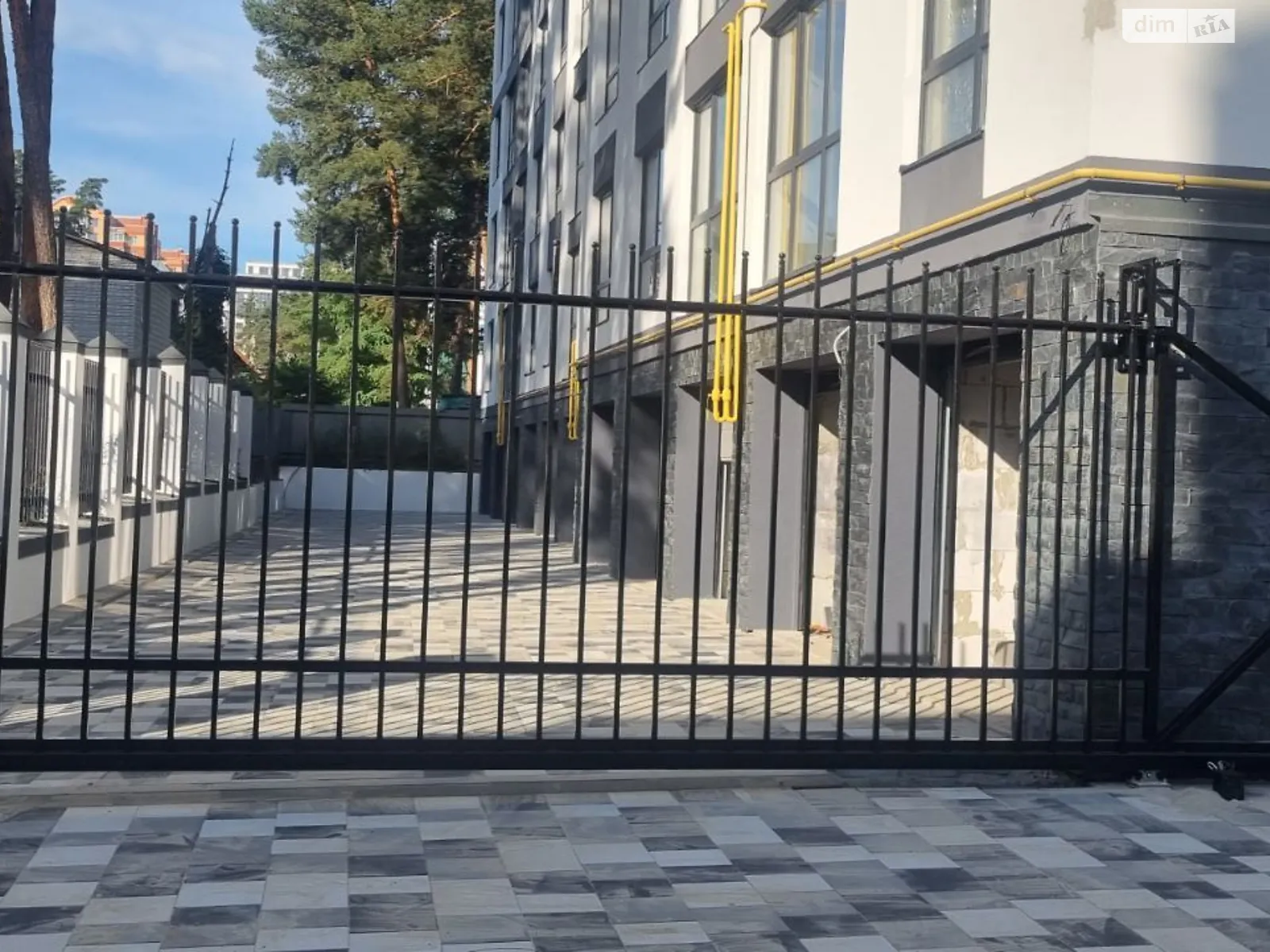 Продається 2-кімнатна квартира 48 кв. м у Ірпені, вул. Сім’ї Шкарівських - фото 1