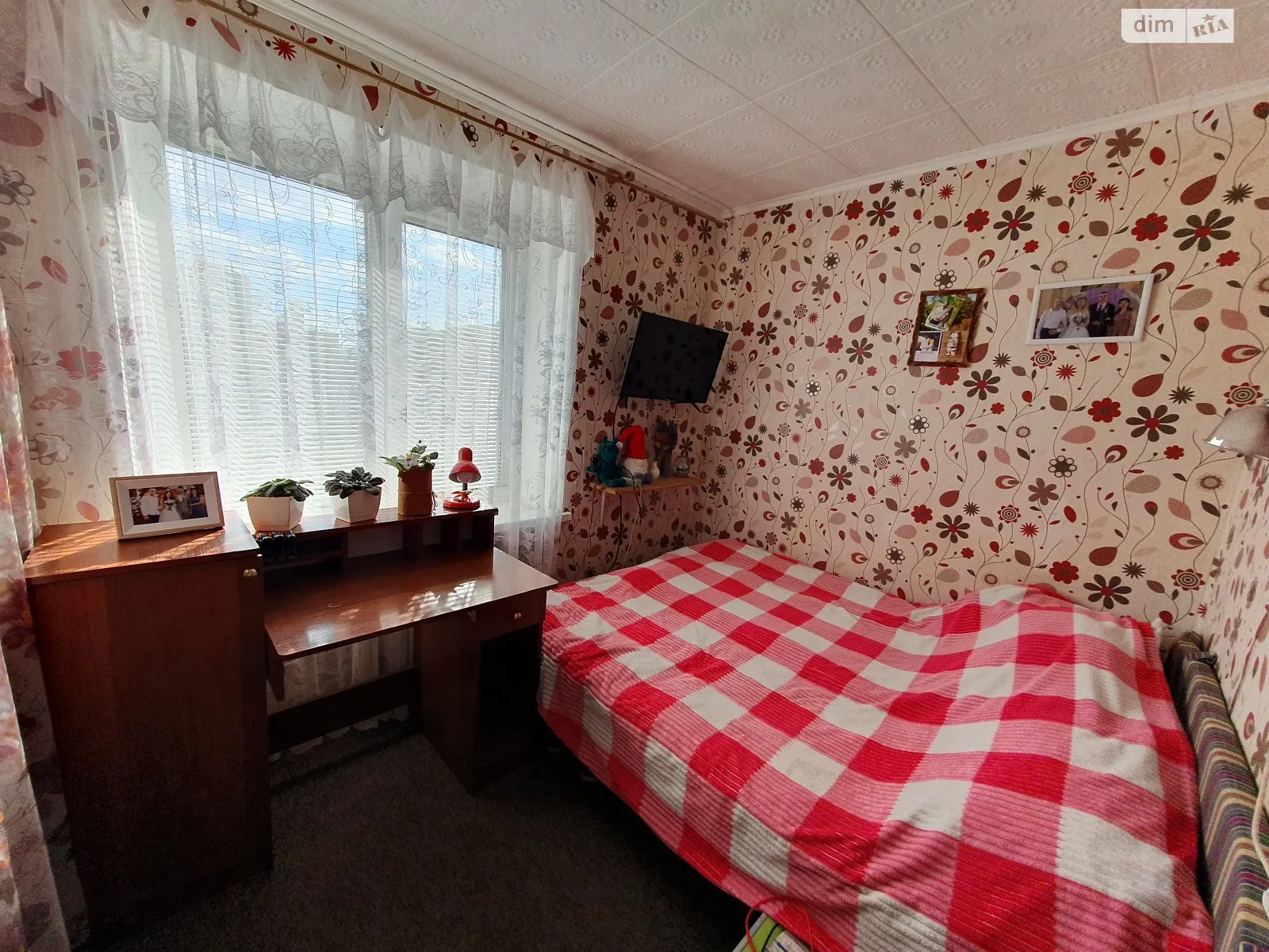 Продается 3-комнатная квартира 65 кв. м в Десне, цена: 45000 $