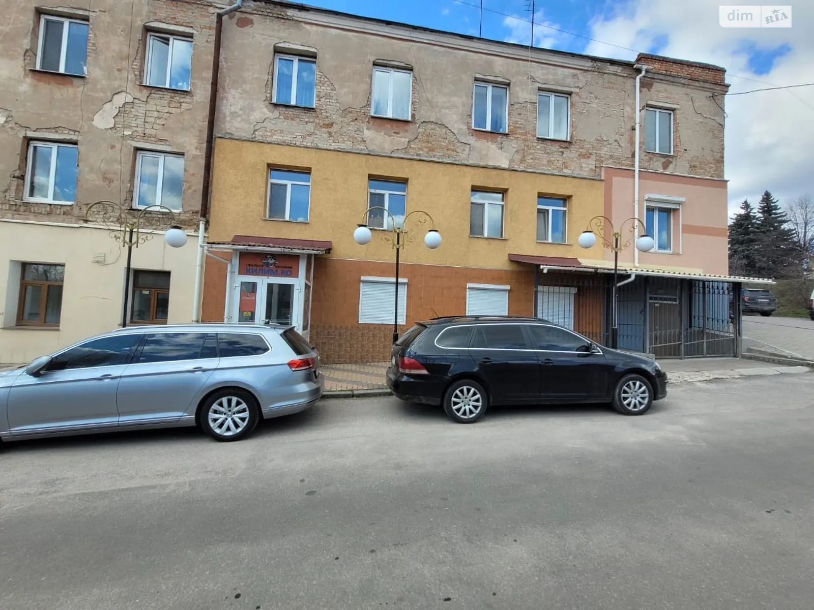 Продается объект сферы услуг 75 кв. м в 3-этажном здании, цена: 77000 $ - фото 1