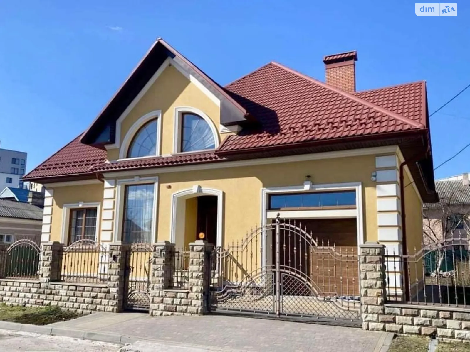 Продається будинок 2 поверховий 284 кв. м з балконом, цена: 450000 $