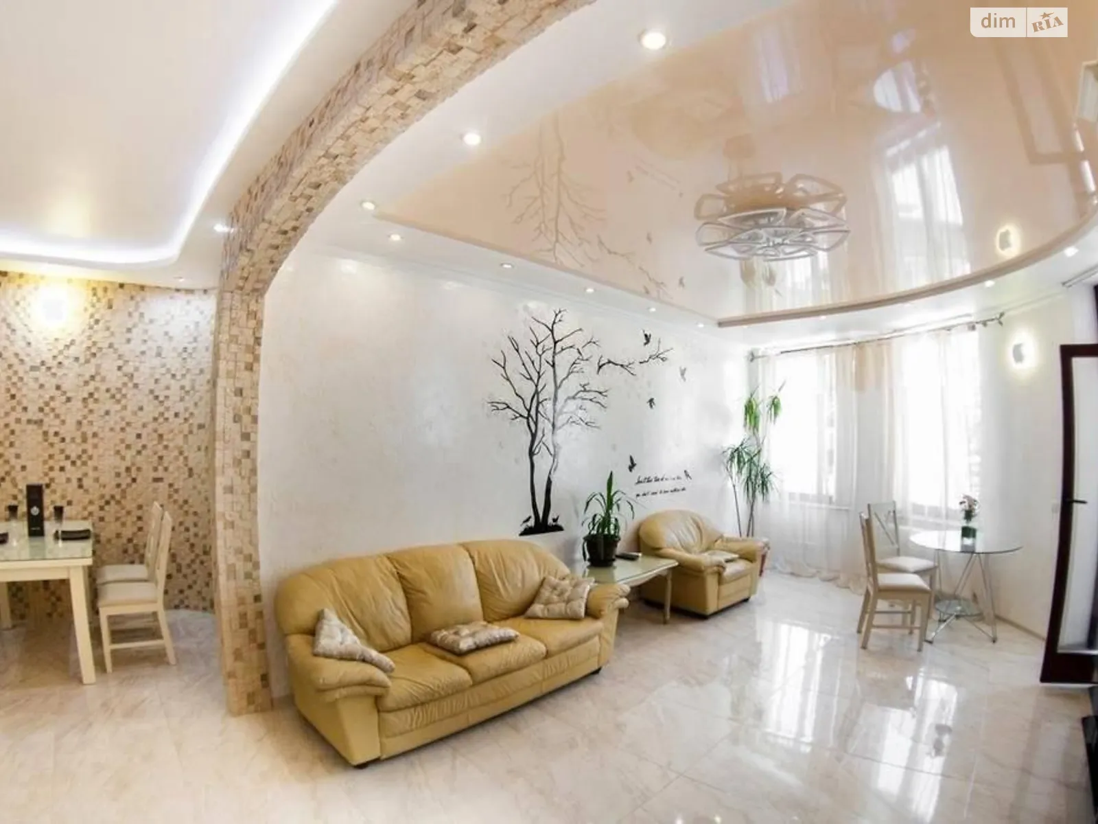 Продается 3-комнатная квартира 107 кв. м в Одессе, ул. Тенистая