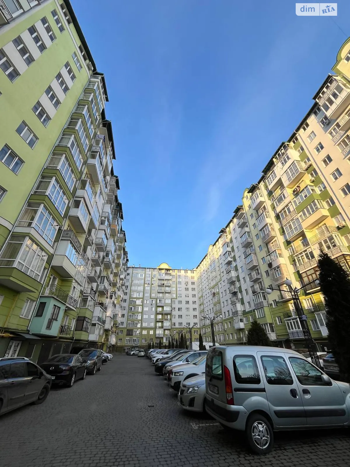 Продается 3-комнатная квартира 81.5 кв. м в Ивано-Франковске, цена: 52000 $