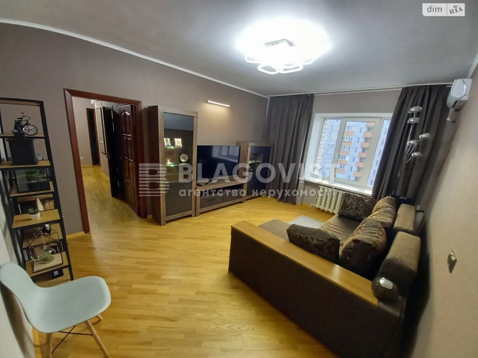 Продается 2-комнатная квартира 63 кв. м в Киеве, ул. Анны Ахматовой, 35Б - фото 1
