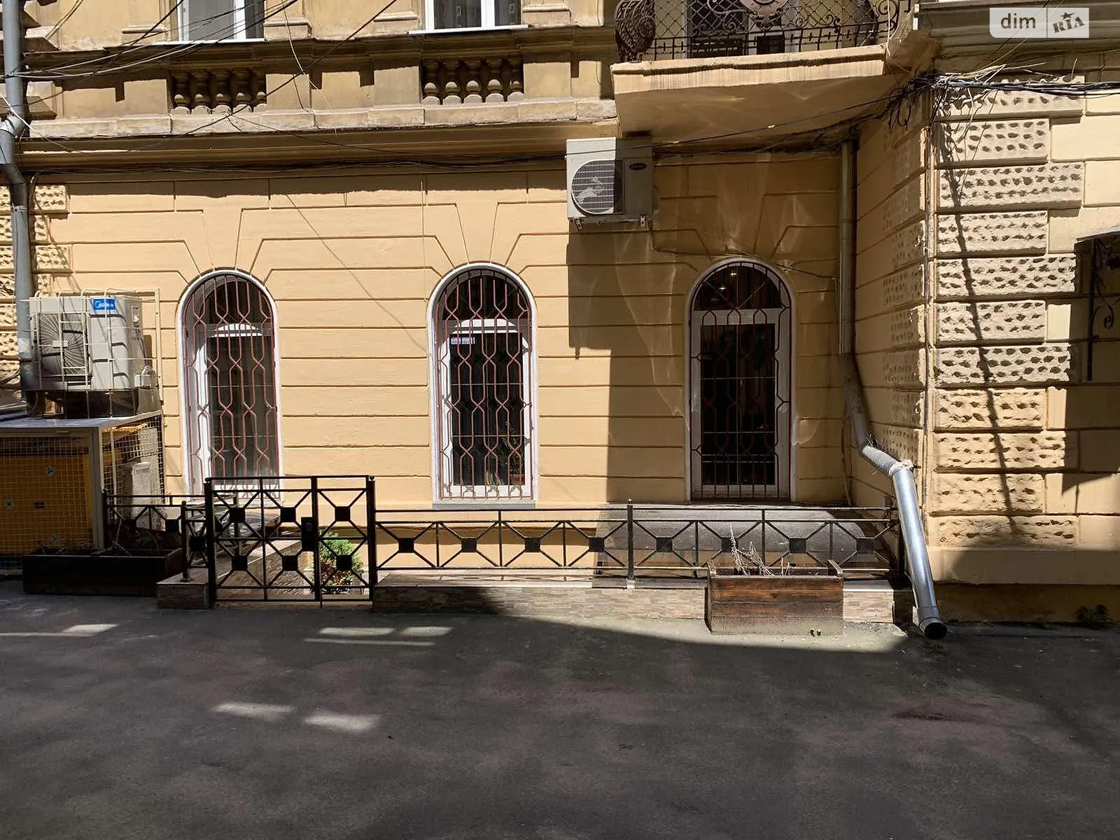 Продается офис 120 кв. м в бизнес-центре, цена: 190000 $ - фото 1