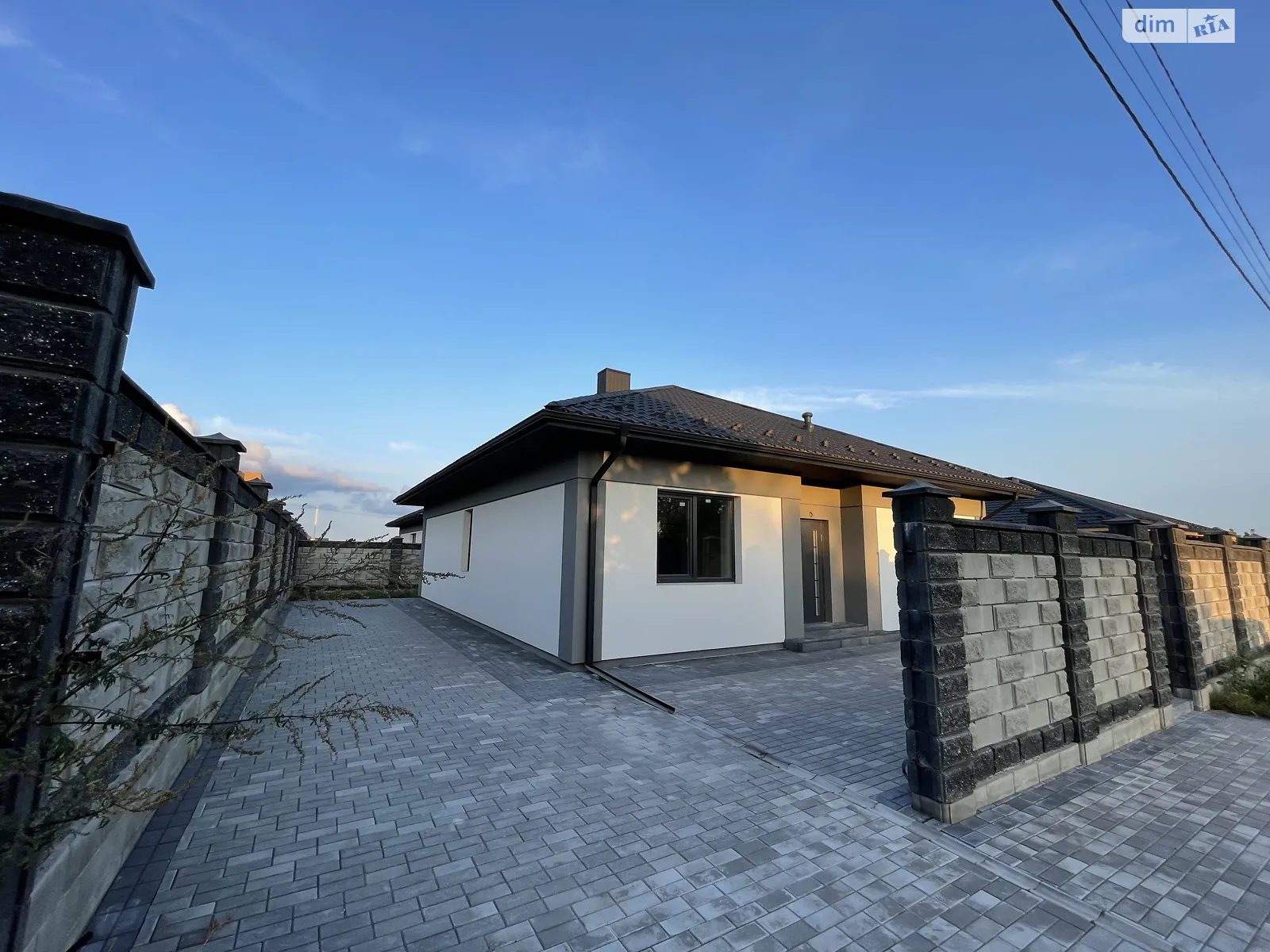 Продается одноэтажный дом 110 кв. м с садом, цена: 95000 $ - фото 1