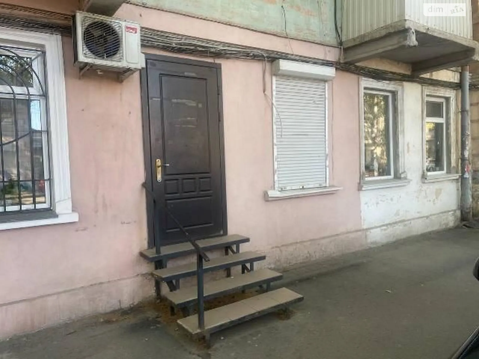 Продается офис 37 кв. м в бизнес-центре, цена: 30000 $