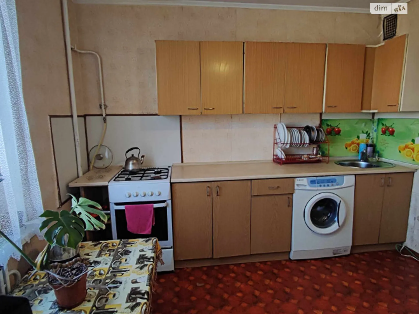 Продается 2-комнатная квартира 50.5 кв. м в Черноморске, ул. 1 Мая