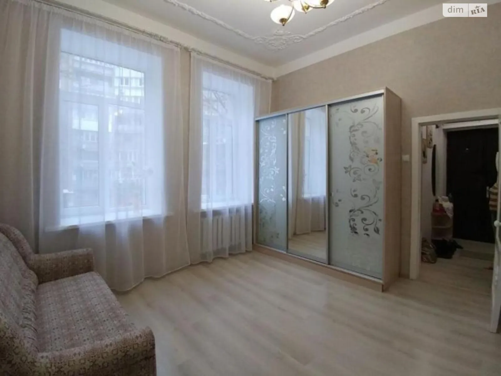 Продается 1-комнатная квартира 47 кв. м в Киеве, ул. Князей Острожских(Московская), 29