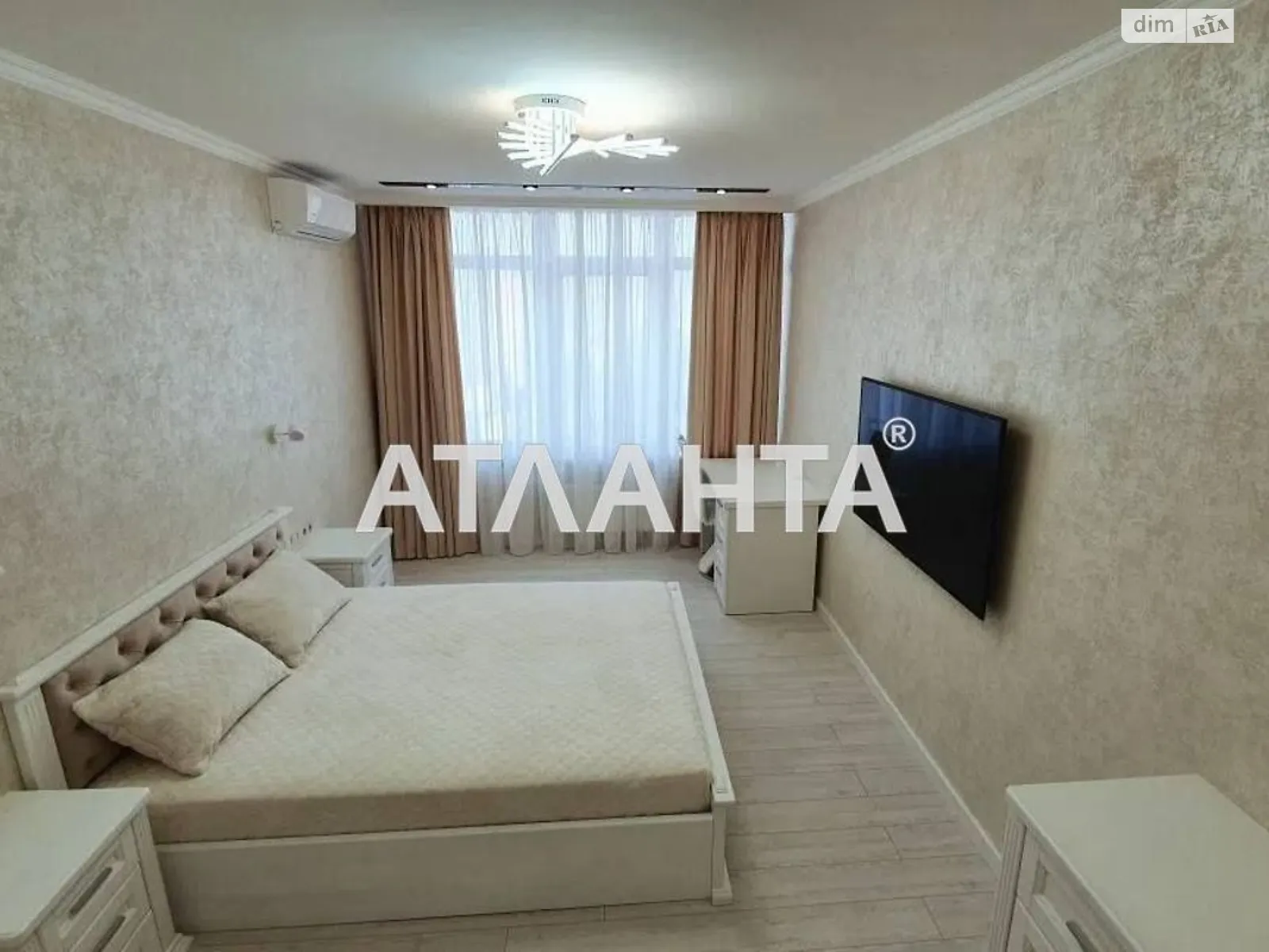 Продается 1-комнатная квартира 44 кв. м в Одессе, ул. Бассейная, 6А - фото 1