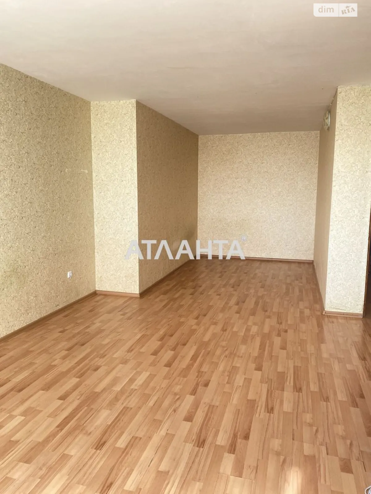 Продается 1-комнатная квартира 52 кв. м в Ильичовке - фото 2