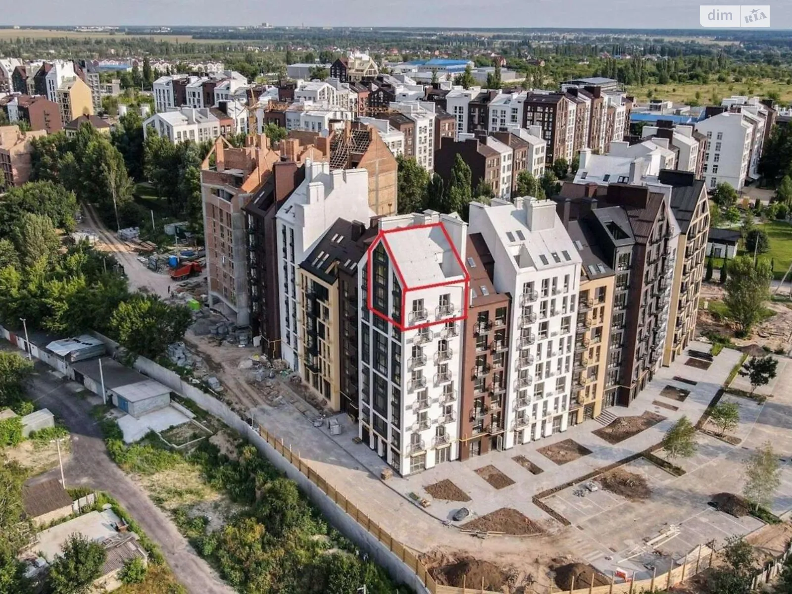 Продается 4-комнатная квартира 108 кв. м в Белогородке, ул. Михаила Величко, 40/5