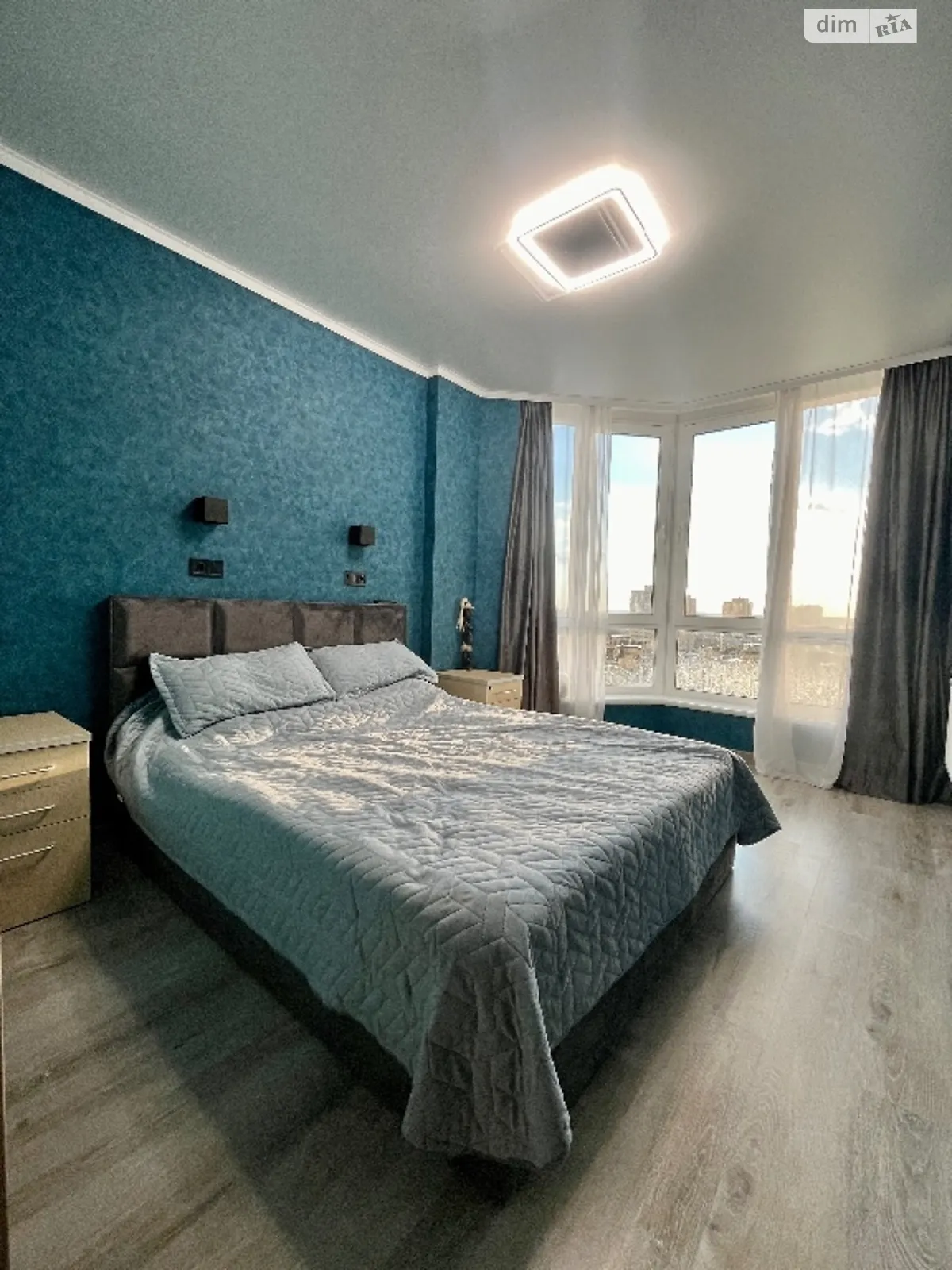 Продается 2-комнатная квартира 50 кв. м в Ирпене, ул. Николая Сингаевского(Новооскольская), 2Е