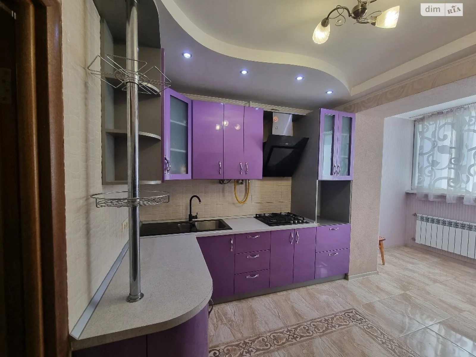 Продается 1-комнатная квартира 36 кв. м в Буче, ул. Бориса Гмыри