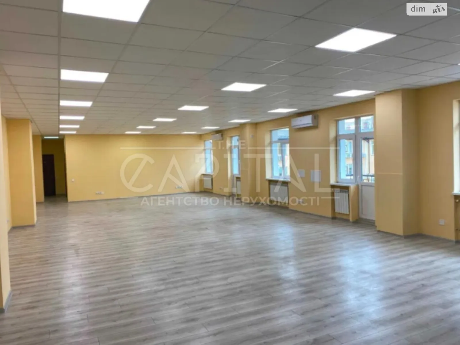 Сдается в аренду офис 177 кв. м в бизнес-центре, цена: 1100 $