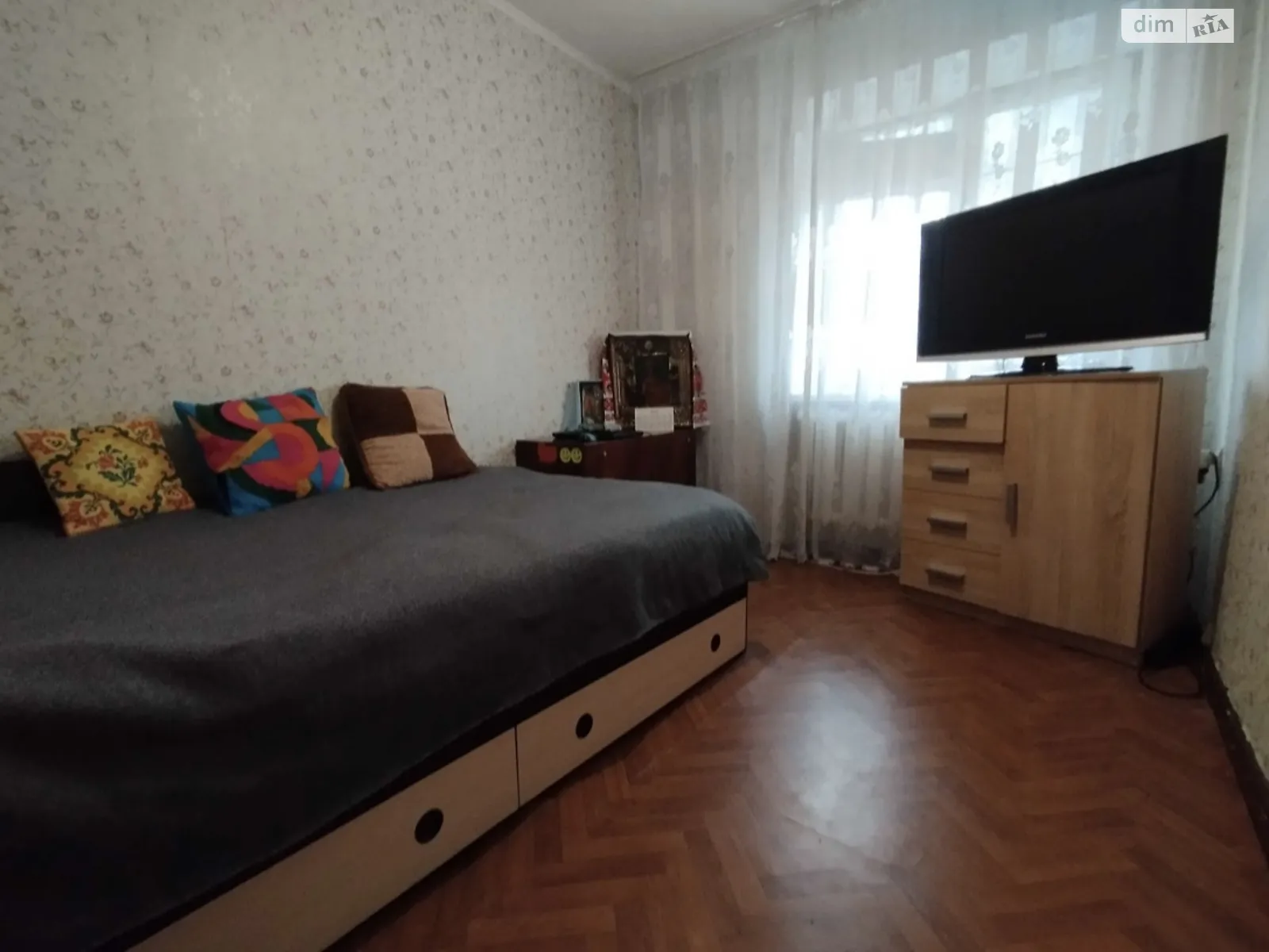 Продается 4-комнатная квартира 61.1 кв. м в Николаеве, вул. Крылова