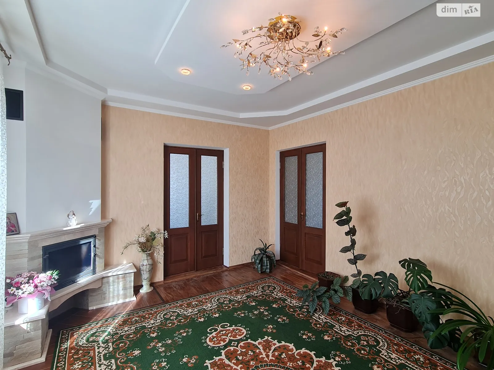 Продается дом на 2 этажа 223 кв. м с камином, цена: 135000 $ - фото 1