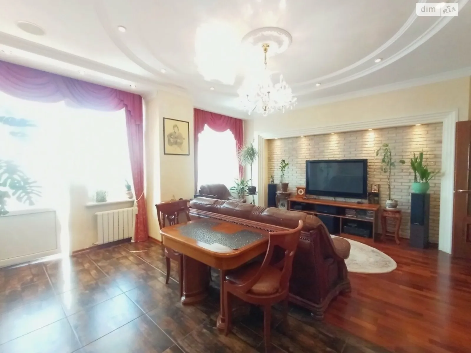Продается 2-комнатная квартира 96 кв. м в Киеве, ул. Панаса Мирного, 17 - фото 1