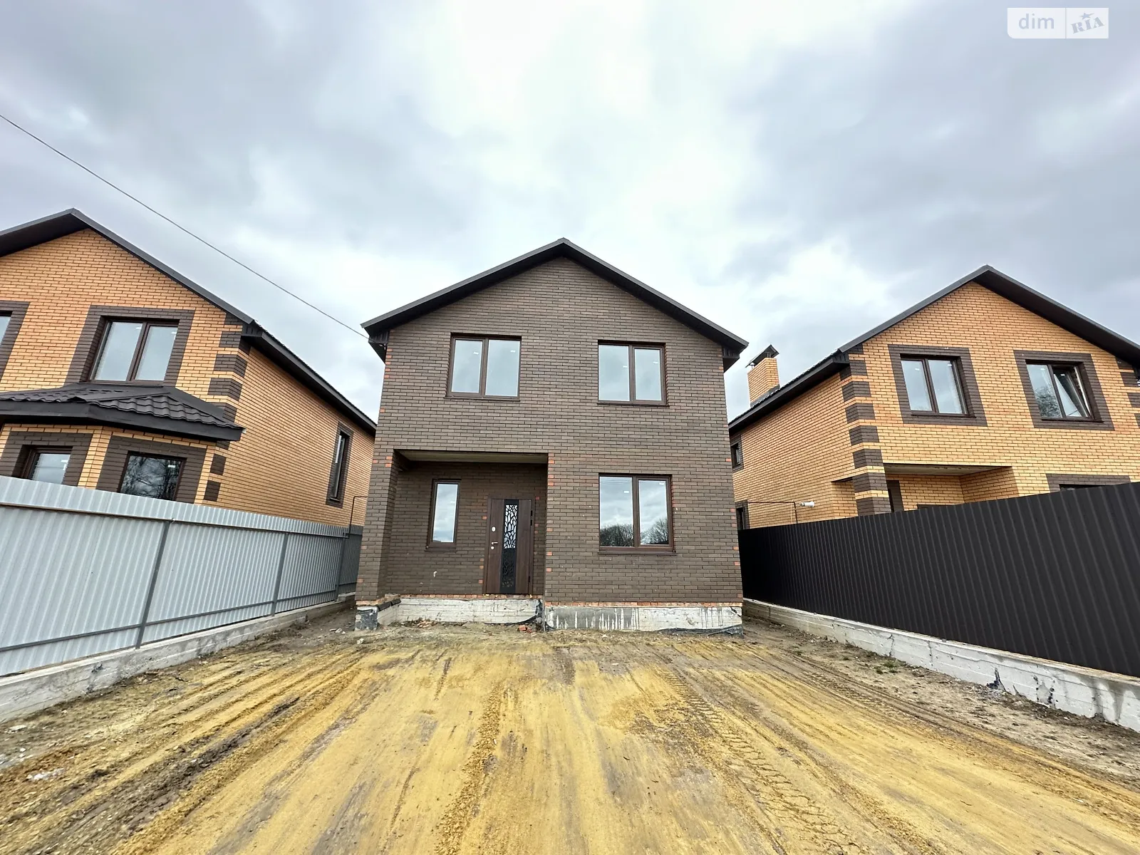 Продается дом на 2 этажа 120 кв. м с верандой, цена: 79000 $ - фото 1