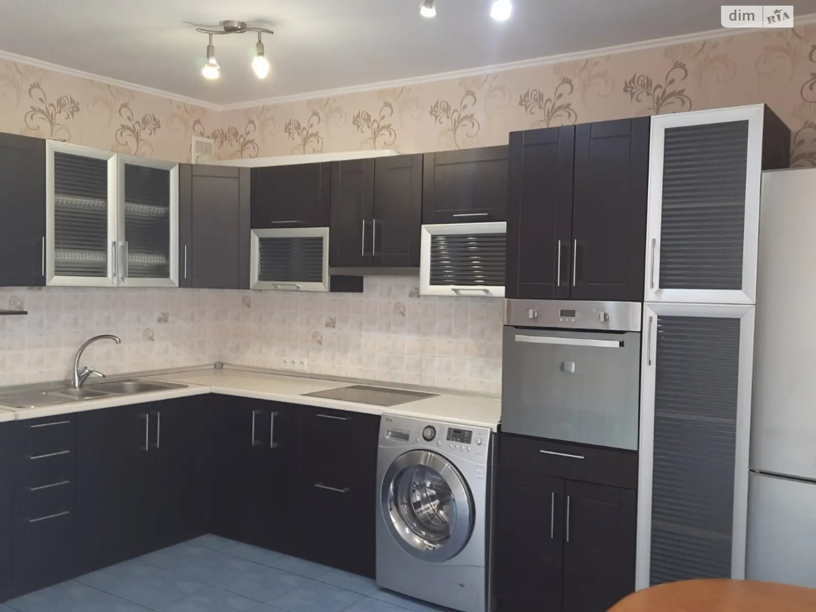 Продається 3-кімнатна квартира 64.1 кв. м у Черкасах, бул. Шевченка - фото 1