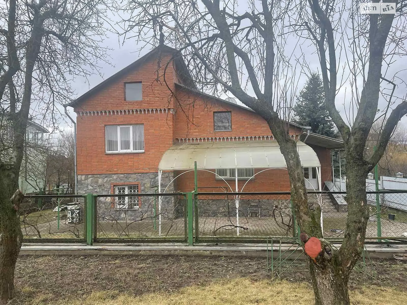 Продається будинок 2 поверховий 237 кв. м з гаражем, цена: 140000 $