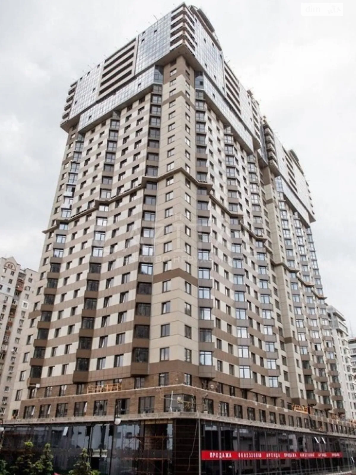 Продается 3-комнатная квартира 136.5 кв. м в Киеве, ул. Андрея Верхогляда(Драгомирова), 14А